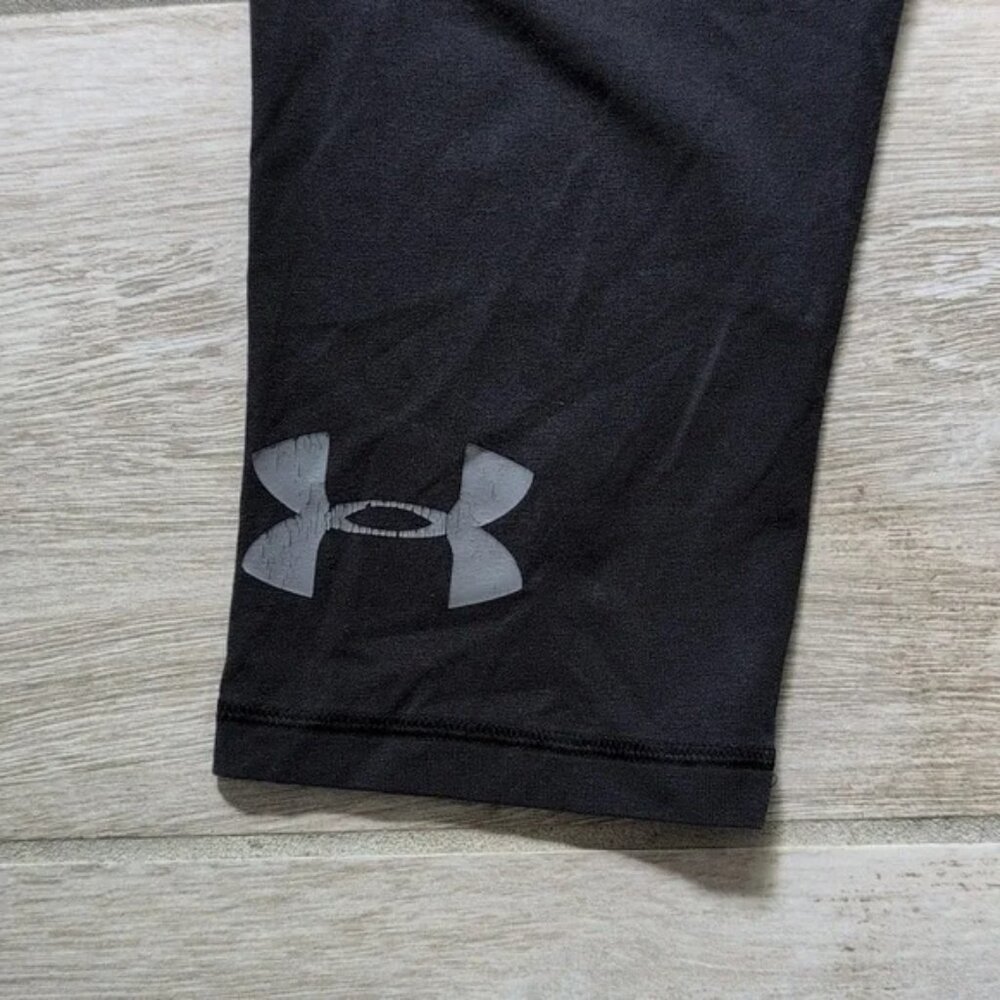 Under Armour Heat Gear Black Capri Leggings | Under Armour Heat Gear Capri Pants - Picture 3 of 9